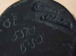 Keramik Schwarz Ritzdekor signiert 412d