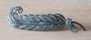 103 Brosche Feder 341549d